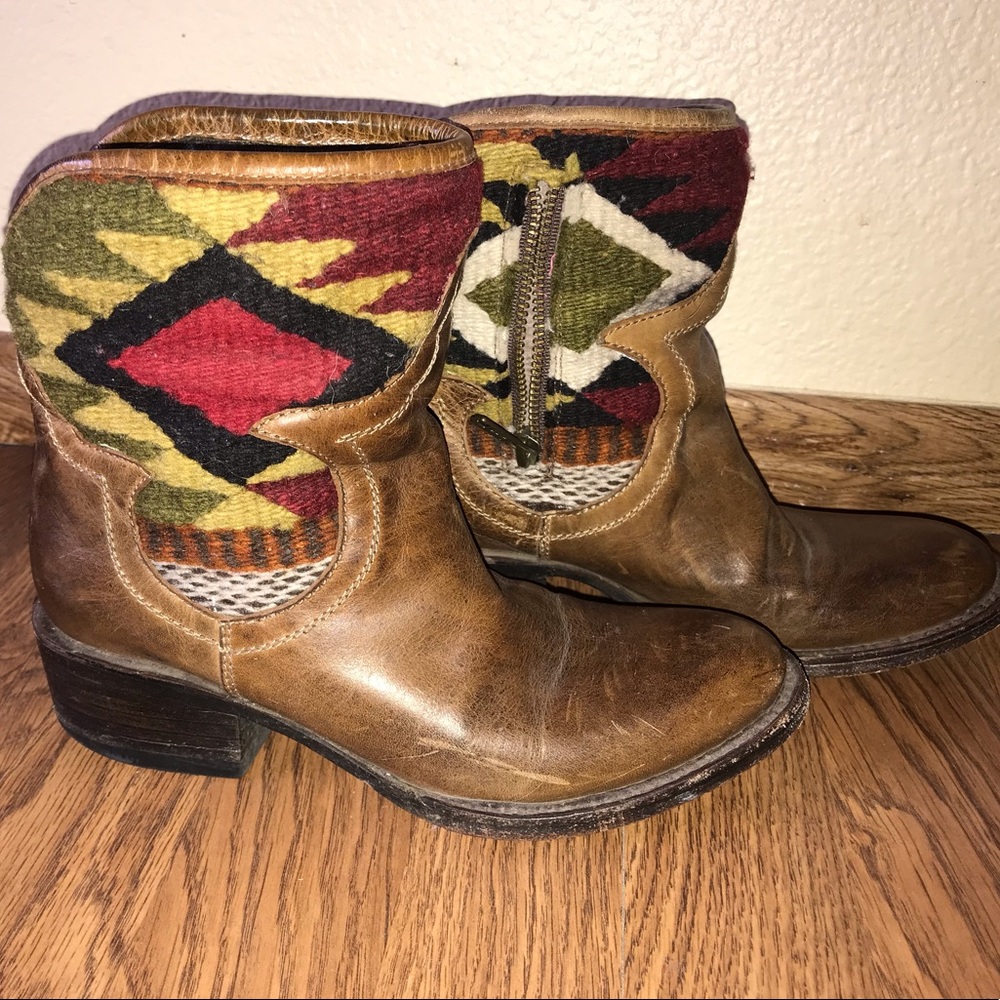 Freebird Medium-Worn low boot Size 6